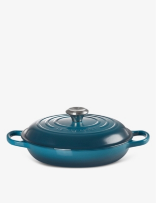 LE CREUSET: Signature shallow cast-iron casserole dish 26cm