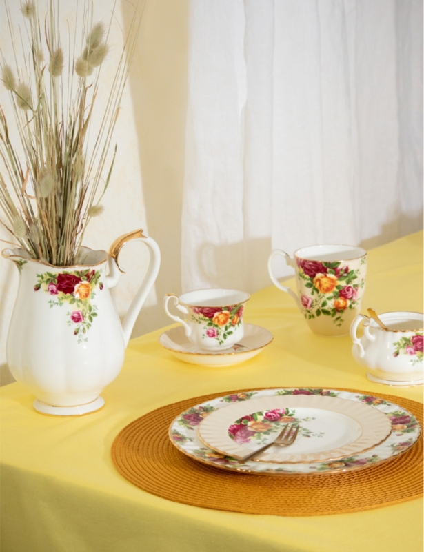 Old Country Roses bone china 3-piece tea set