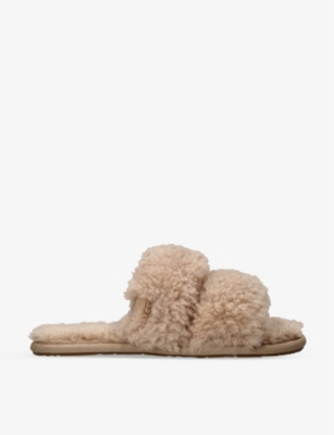 UGG UGG WOMEN'S CAMEL MAXI CURLY SCUFFETTA SHEEPSKIN SLIPPERS,69351212