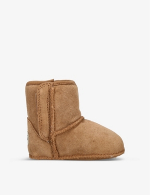 UGG: I Baby Classic logo-patch suede and shearling crib boots 6-12 months