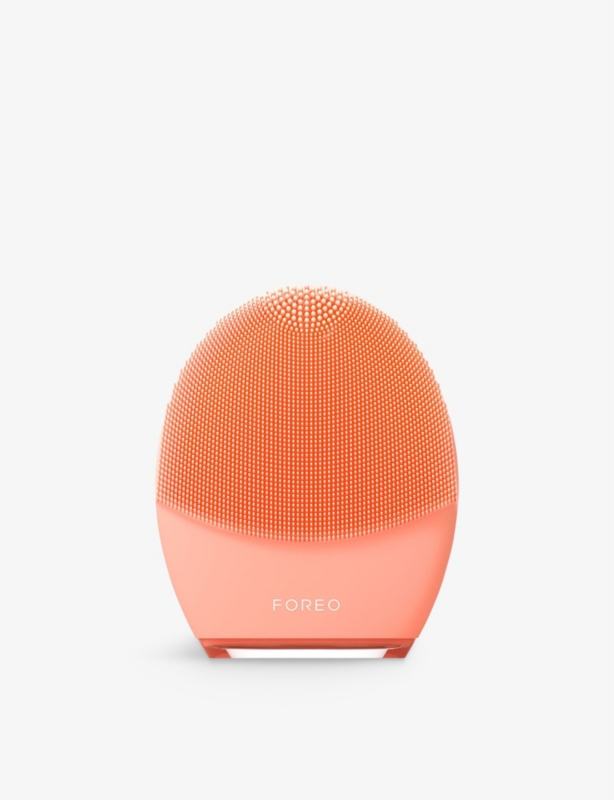 LUNA™ 4 facial cleansing device for balanced skin