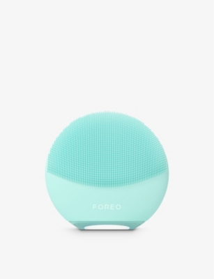 FOREO: LUNA™ 4 Mini facial cleansing device