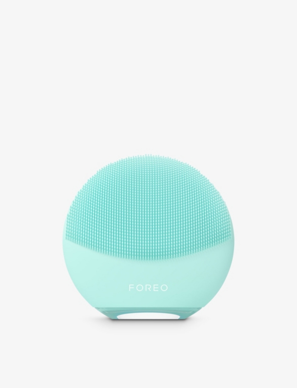 LUNA™ 4 Mini facial cleansing device