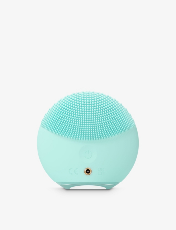 LUNA™ 4 Mini facial cleansing device