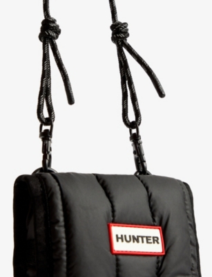 Shop Hunter Women's Black/red Box Logo Intrepid Puffer Shell Pouch Bag