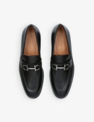 Ferragamo Foster Gancini Loafers In Hammered Leather In Black