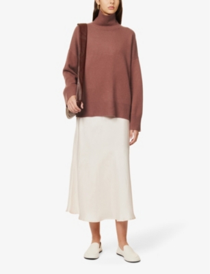 Shop Le Kasha Suede Roll-neck Relaxed-fit Organic-cashmere Knitted Jumper In Framboise