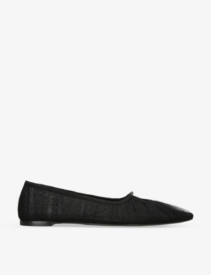 NENSI DOJAKA NENSI DOJAKA WOMEN'S BLACK PLEATED POINTED-TOE WOVEN PUMPS