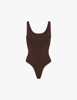 Skims Womens Cocoa The Smoothing Seamless Stretch-woven Thong Body In Cocoa