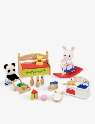 SYLVANIAN FAMILIES: Baby's Box Snow & Panda playset