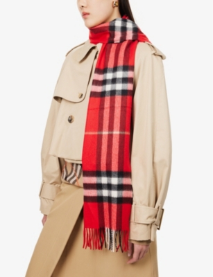 Shop Burberry Womens Red Giant Check Tasselled-trim Cashmere Scarf