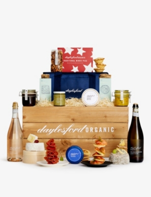 DAYLESFORD: Collection hamper - 18 items included