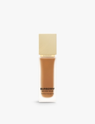 Burberry 110 Deep Neutral Beyond Wear Perfecting Matte Foundation 30ml