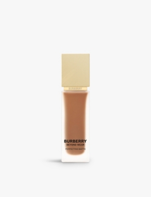 Burberry 120 Deep Neutral Beyond Wear Perfecting Matte Foundation 30ml