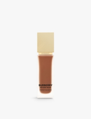 Burberry 130 Deep Neutral Beyond Wear Perfecting Matte Foundation 30ml