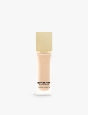Burberry 30 Light Neutral Beyond Wear Perfecting Matte Foundation 30ml In 30 Light Neutral