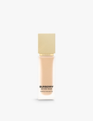 Burberry 30 Light Warm Beyond Wear Perfecting Matte Foundation 30ml In 30 Light Warm