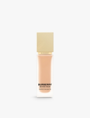 Burberry 40 Light Warm Beyond Wear Perfecting Matte Foundation 30ml