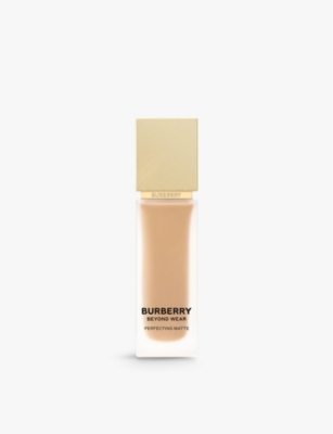 Burberry 45 Light Warm Beyond Wear Perfecting Matte Foundation 30ml