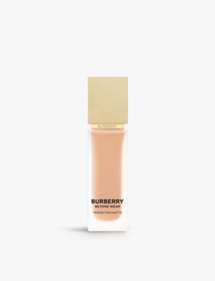 Burberry 70 Medium Cool Beyond Wear Perfecting Matte Foundation 30ml