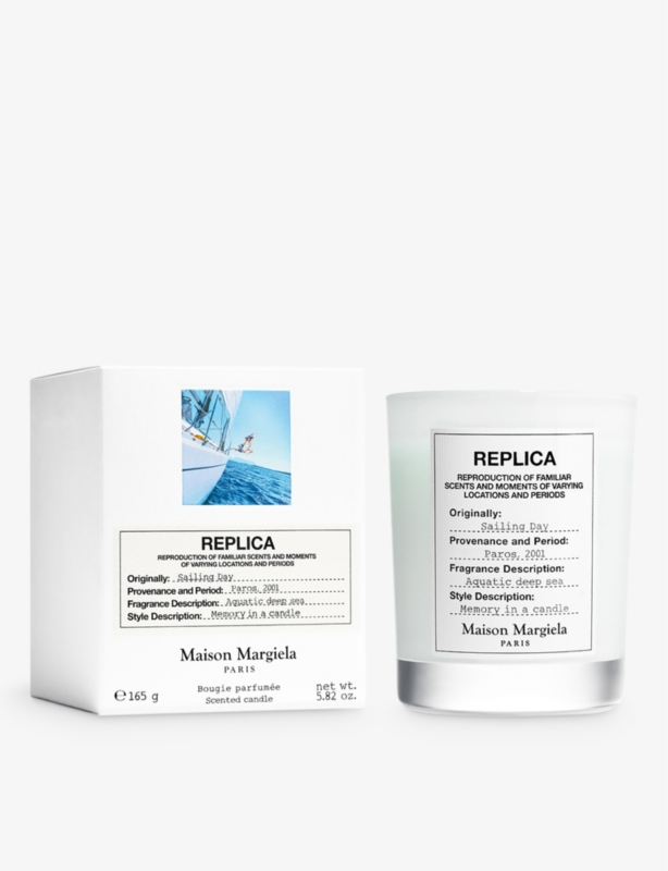Replica Sailing Day scented candle 165g