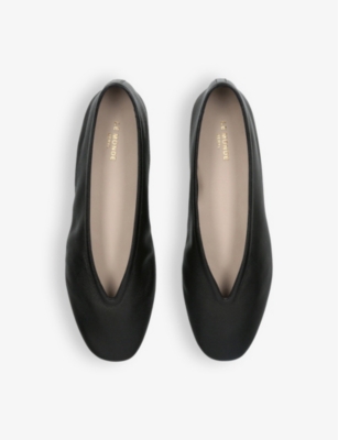Shop Le Monde Beryl Women's Black Luna Pointed-toe Leather Pumps