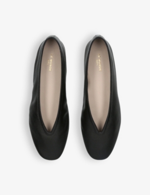LE MONDE BERYL: Luna pointed-toe leather pumps