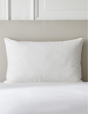 THE WHITE COMPANY: Luxury Hugarian medium goose-down pillow 50cm x 75cm