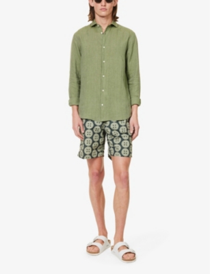 Shop Frescobol Carioca Men's Jungle Green Antonio Curved-hem Regular-fit Linen Shirt