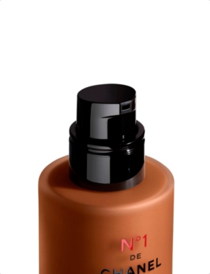 Chanel B140 <strong>n°1 De  Revitalizing Foundation</strong>illuminates - Hydrates - Protects 30ml