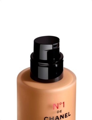 Chanel Bd101 <strong>n°1 De  Revitalizing Foundation</strong>illuminates - Hydrates - Protects 30ml In Bd101