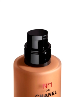 Chanel Br102 <strong>n°1 De  Revitalizing Foundation</strong>illuminates - Hydrates - Protects 30ml In Br102