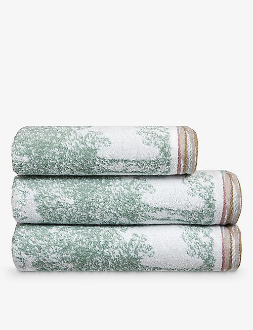 YVES DELORME: Parc graphic-pattern organic-cotton bath sheet 90cm x 150cm