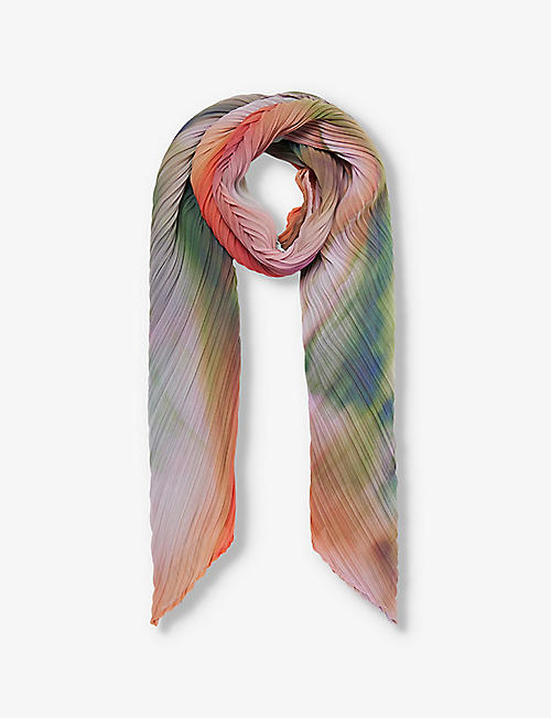 PLEATS PLEASE ISSEY MIYAKE: Turnip and Spinach abstract-pattern knitted scarf