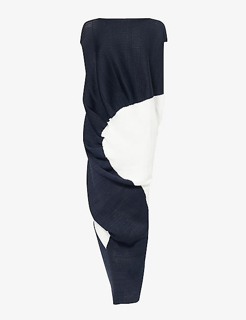 ISSEY MIYAKE: Aerate contrast-panel knitted midi dress