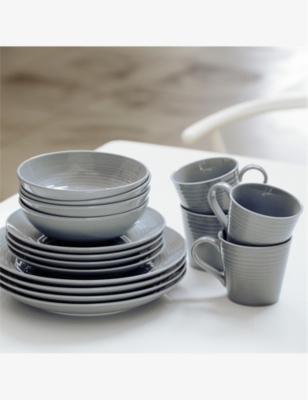 ROYAL DOULTON: Gordon Ramsay Maze 16-piece porcelain dinner set