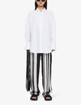 Shop Joseph Women's White Curved-hem Long-sleeved Cotton Shirt