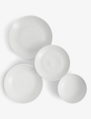 ROYAL DOULTON: Gordon Ramsay Maze 16-piece porcelain dinner set
