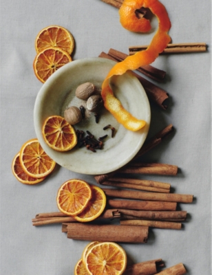 THE WHITE COMPANY: Winter medium scented pillar candle 590g