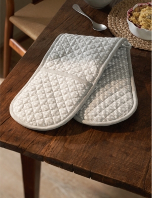 THE WHITE COMPANY: Ditsy Heart quilted cotton oven glove