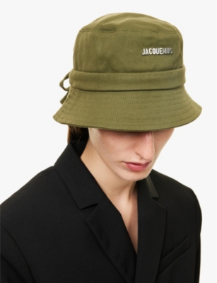 Shop Jacquemus Womens  Le Bob Gadjo Brand-plaque Cotton Bucket Hat In Khaki