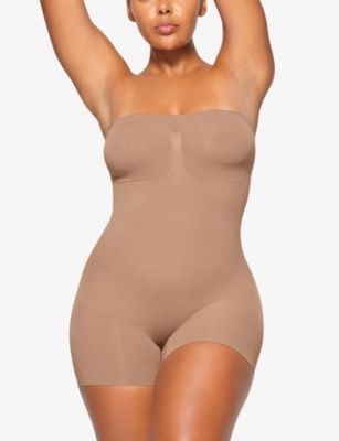 Shop Skims Women's Sien Seamless Sculpt Strapless Stretch-woven Body In Sienna