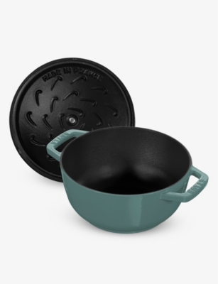 STAUB: Enamel-coated cast-iron French oven with lid 30.8cm