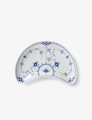 ROYAL COPENHAGEN: Blue Fluted Half Lace porcelain dish 21.5cm