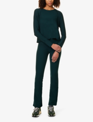 BEYOND YOGA WOMENS DARK SPRUCE GRN HEATHER FEATHERWEIGHT DAYDREAMER STRETCH-WOVEN TOP 