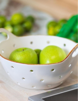 BE HOME: Yara double-handle clay colander 23.5cm