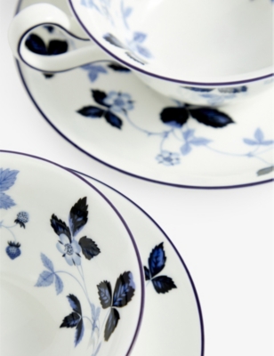 WEDGWOOD WILD STRAWBERRY FLORAL-PRINT BONE-CHINA TEACUP AND SAUCER SET OF TWO 