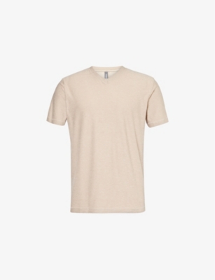 Shop Vuori Men's Toast Heather Strato Tech Brand-patch Regular-fit Stretch-woven T-shirt