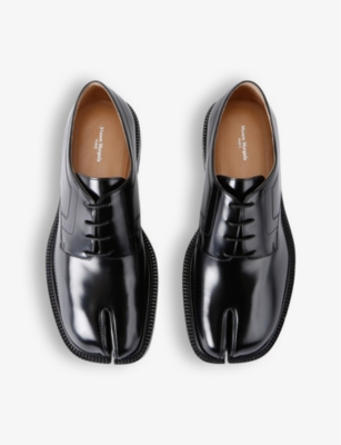 Maison Margiela Tabi Brushed Leather Lace-up Shoes In Black