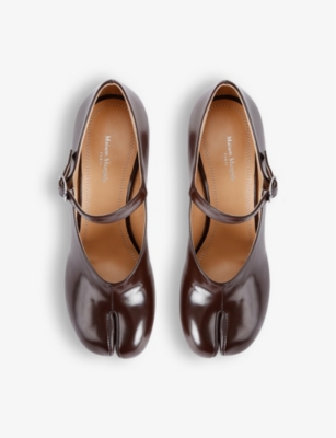 Shop Maison Margiela Womens Brown Tabi Leather Mary Jane Courts